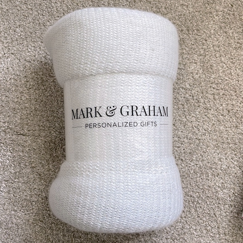 Mark & Graham grey throw blanket 50x60 - Picture 1 of 3